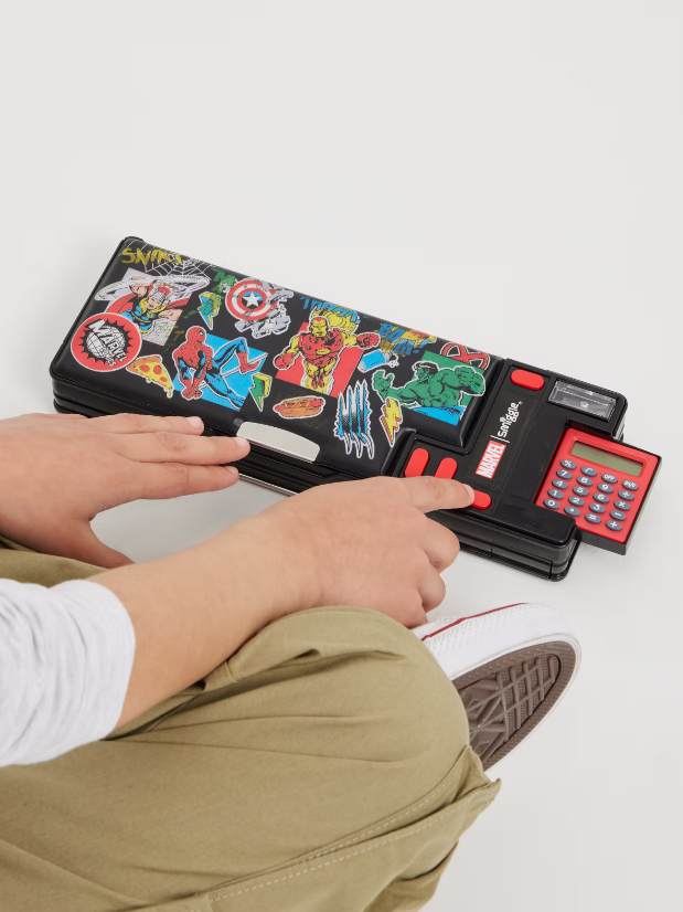 Smiggle Marvel Pop Out Kalem Kutusu
